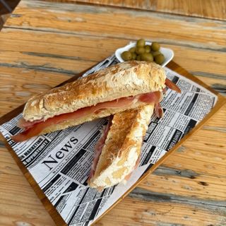Bocadillo de jamón serrano