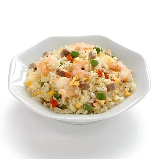 027 Riso saltato con gamberi