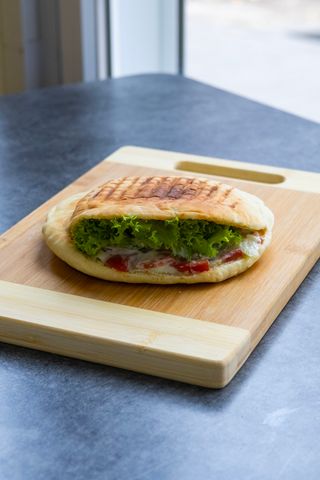 Піта Сирна Кур L (біл) (250г)