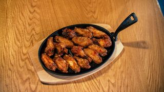 Pileća krilca u slatko-ljutom sosu