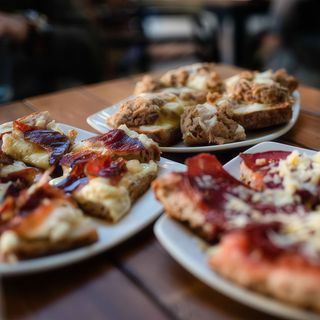 Tosta De Queso Del País