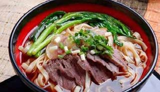 56. Spaghetti cinesi con agnello in brodo