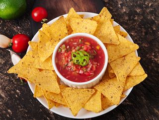 Nachos Con Salsa Chipotle Picante