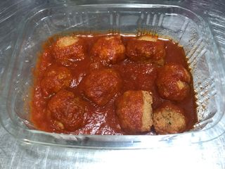 Albóndigas Caseras Con Salsa De Tomate