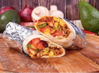 Голямо бурито с пилешко + Домашна лимонада