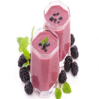 Batido natural de mora en leche