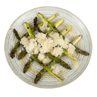 Espárragos a la brasa con parmesano 