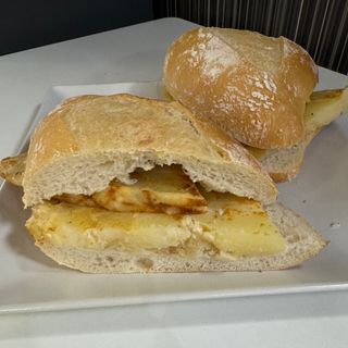 Bocadillo De Tortilla Española