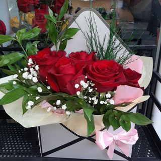 Кутия с рози