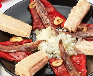 Ensalada de lomos de bonito