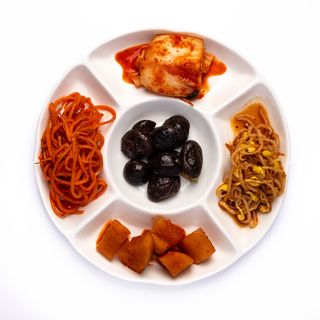 Ассорти из корейских салатиков