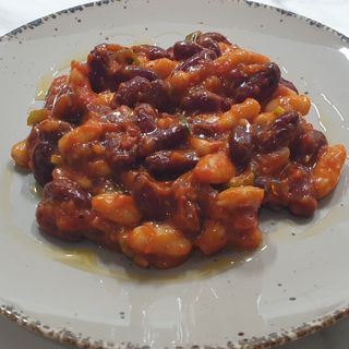 Боб с лютеница и праз лук (150г)