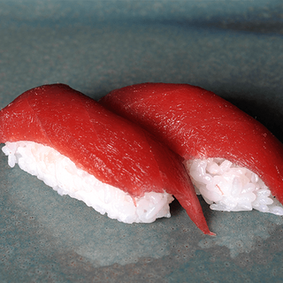 Sushi de atún (2 uds.)