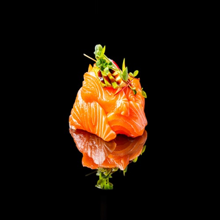 38. Sake chirashi