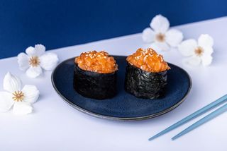 Gunkan łosoś 2 szt.