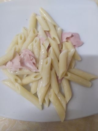 Penne panna e prosciutto 