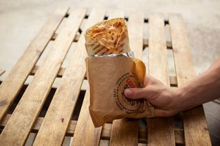 Ciasto mięsne z serem i frytkami