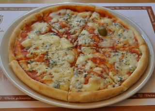 Pizza Kvatro Formađi