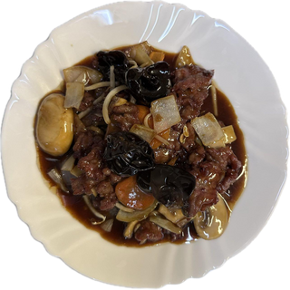 70. Пържено телешко със зеленчуци (500г)