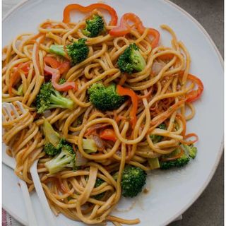 Chinese noodles and vegetables