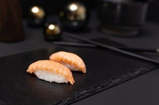 Marinated nigiri (2buc)