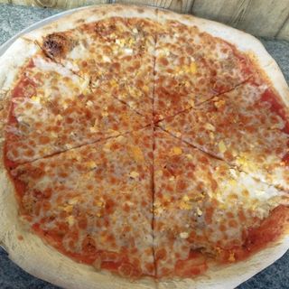 Pizza Atún (40 x 40 Cm.)