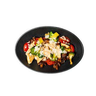 Салат с брокколи и жареной брынзой