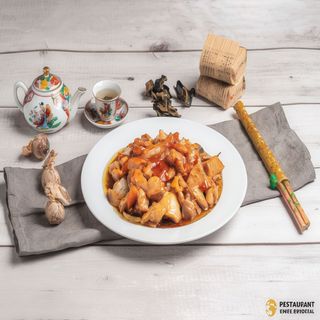 Pollastre Amb Salsa Picant