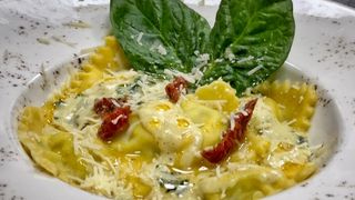 რავიოლი ორაგულით და ისპანახით