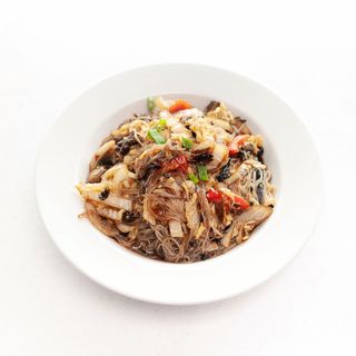 Warzywa smażone z makaronem sojowym