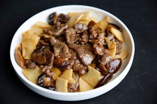 257 Ternera Con Bambú Y Setas