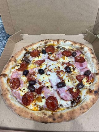 Пица "Hot Barbecue" (30см) + Coca-Cola кен