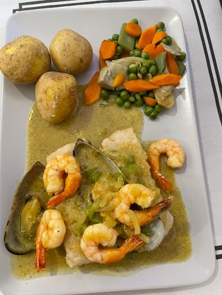 Lomo De Merluza Con Mejillones