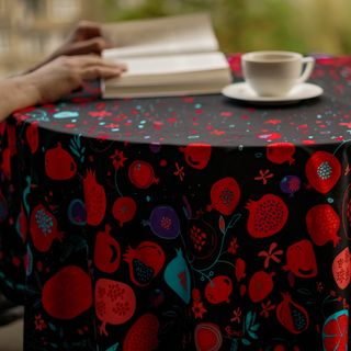 ბროწეულები - 140x140 სმ. შავი