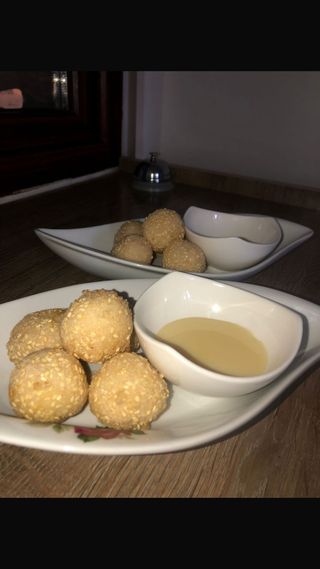 Găluște prăjite cu miez de alune (5 buc.)