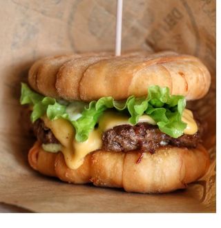 Hambúrguer "La Teque" (com batata frita)