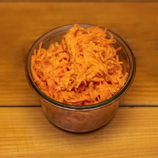 Surówka z marchewki z chrzanem