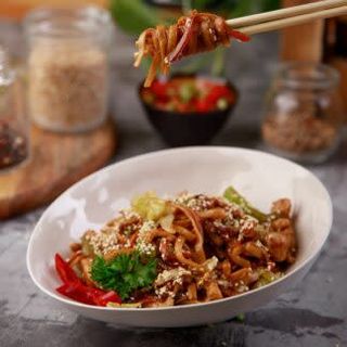 Wok лапша с говядиной (300 гр.)