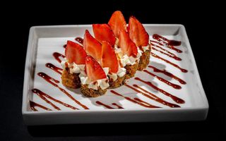 115 Strawberry maki