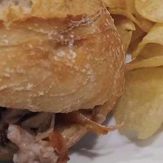 Sandes de Leitão com Batata