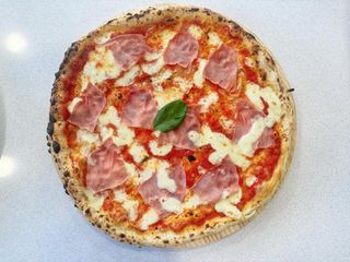 Pizza prosciutto (Mediana)