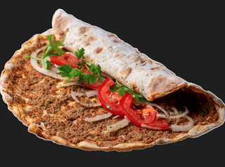 Lahmacun z kebabem