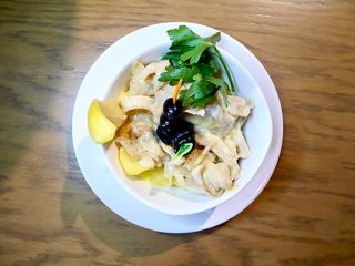 Кальмары тушеные в сметане