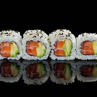 236 Ura sake avocado