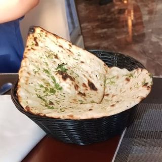 Garlic naan