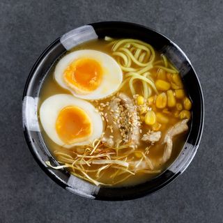 Рамен зі свининою (440г)