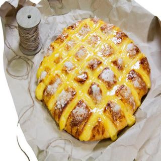 Tarta larpeira rellena de nata con choco