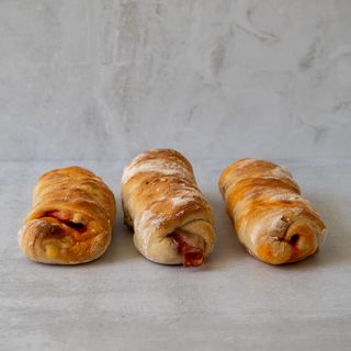 Pães com Chouriço e Queijo