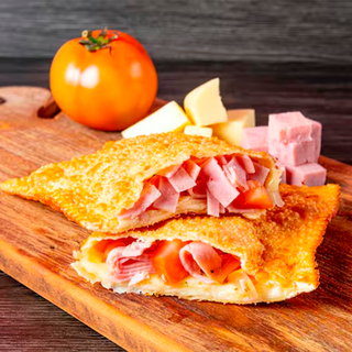 Pastel Fiambre  e  Queijo