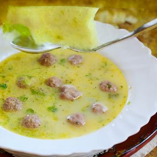 Супа топчета